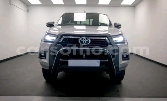 Sayi Na hannu Toyota Hilux Silver Mota in Maseru a Maseru