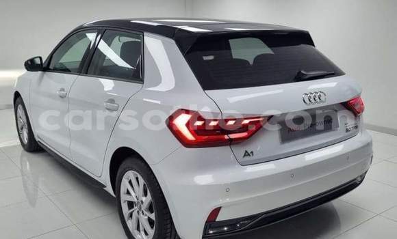 Sayi Na hannu Audi A1 White Mota in Maseru a Maseru Sayi Na hannu Audi A1 White Mota in Maseru a Maseru