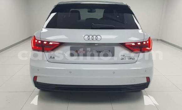 Sayi Na hannu Audi A1 White Mota in Maseru a Maseru Sayi Na hannu Audi A1 White Mota in Maseru a Maseru