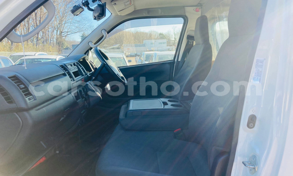 اشتري مستعمل Toyota Hiace White سيارة في Maseru في Maseru اشتري مستعمل Toyota Hiace White سيارة في Maseru في Maseru