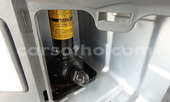 اشتري مستعمل Toyota Regius Silver سيارة في Maseru في Maseru اشتري مستعمل Toyota Regius Silver سيارة في Maseru في Maseru