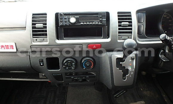 اشتري مستعمل Toyota Regius Silver سيارة في Maseru في Maseru اشتري مستعمل Toyota Regius Silver سيارة في Maseru في Maseru