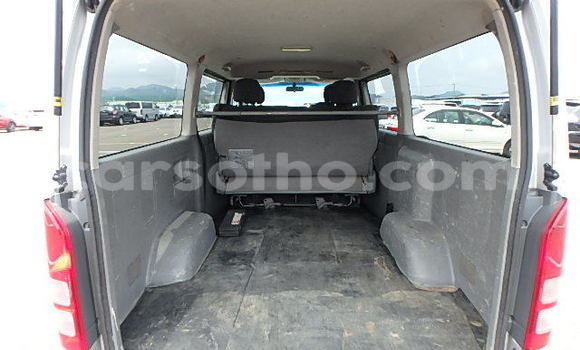 اشتري مستعمل Toyota Regius Silver سيارة في Maseru في Maseru اشتري مستعمل Toyota Regius Silver سيارة في Maseru في Maseru