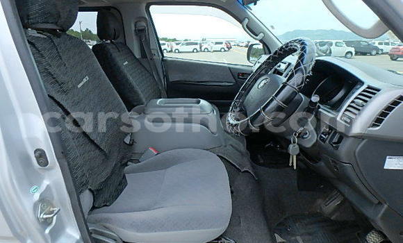 اشتري مستعمل Toyota Regius Silver سيارة في Maseru في Maseru اشتري مستعمل Toyota Regius Silver سيارة في Maseru في Maseru