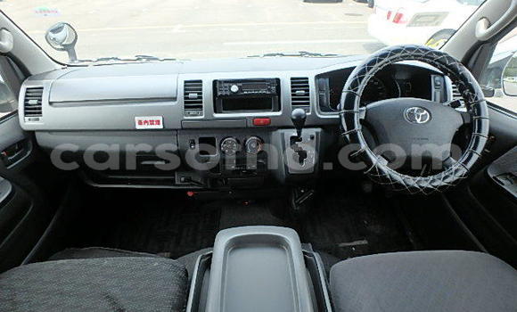 اشتري مستعمل Toyota Regius Silver سيارة في Maseru في Maseru اشتري مستعمل Toyota Regius Silver سيارة في Maseru في Maseru