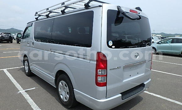 اشتري مستعمل Toyota Regius Silver سيارة في Maseru في Maseru اشتري مستعمل Toyota Regius Silver سيارة في Maseru في Maseru