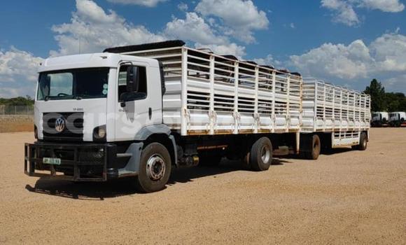 اشتري مستعمل Volkswagen TRUCK White شاحنة في Maseru في Maseru اشتري مستعمل Volkswagen TRUCK White شاحنة في Maseru في Maseru