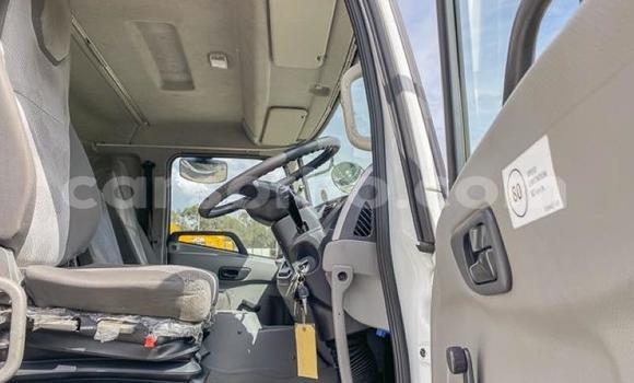 اشتري مستعمل Nissan UD White شاحنة في Maseru في Maseru اشتري مستعمل Nissan UD White شاحنة في Maseru في Maseru