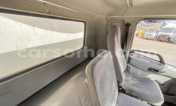 اشتري مستعمل Nissan UD White شاحنة في Maseru في Maseru اشتري مستعمل Nissan UD White شاحنة في Maseru في Maseru