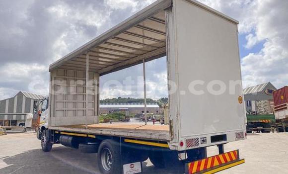 اشتري مستعمل Nissan UD White شاحنة في Maseru في Maseru اشتري مستعمل Nissan UD White شاحنة في Maseru في Maseru