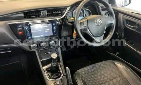 Sayi Na hannu Toyota Corolla White Mota in Maseru a Maseru Sayi Na hannu Toyota Corolla White Mota in Maseru a Maseru