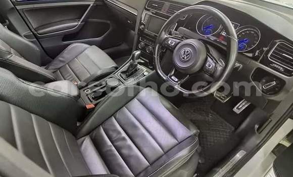 Sayi Na hannu Volkswagen Golf R White Mota in Maseru a Maseru Sayi Na hannu Volkswagen Golf R White Mota in Maseru a Maseru