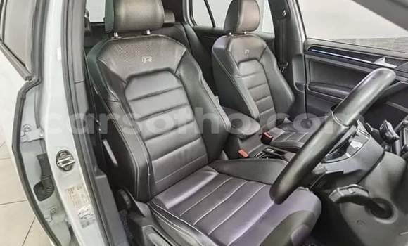 Sayi Na hannu Volkswagen Golf R White Mota in Maseru a Maseru Sayi Na hannu Volkswagen Golf R White Mota in Maseru a Maseru