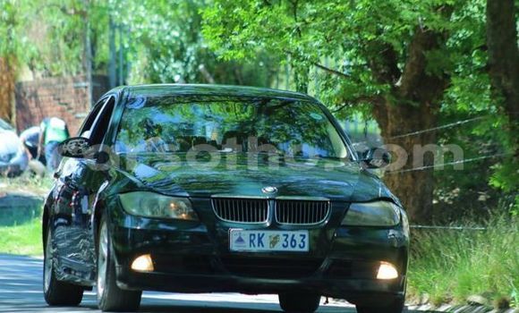 اشتري مستعمل BMW 3200 Black سيارة في Mafeteng في Mafeteng