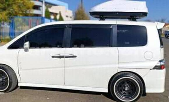 Buy Used Honda Stepwgn White Car in Maputsoa in Leribe Buy Used Honda Stepwgn White Car in Maputsoa in Leribe