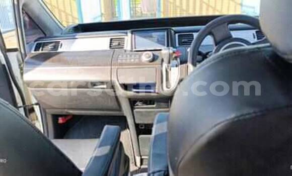 Acheter Occasion Voiture Honda Stepwgn Blanc à Maputsoa, Leribe Acheter Occasion Voiture Honda Stepwgn Blanc à Maputsoa, Leribe