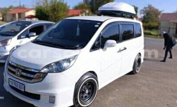 Acheter Occasion Voiture Honda Stepwgn Blanc à Maputsoa, Leribe Acheter Occasion Voiture Honda Stepwgn Blanc à Maputsoa, Leribe