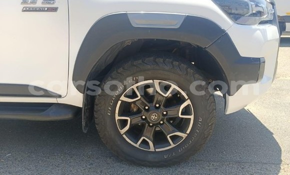 Sayi Na hannu Toyota Hilux White Mota in Maseru a Maseru Sayi Na hannu Toyota Hilux White Mota in Maseru a Maseru