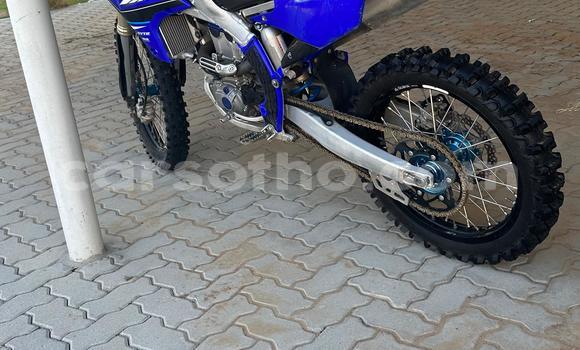 Sayi Na hannu Yamaha YZ Blue Motsi in Maseru a Maseru
