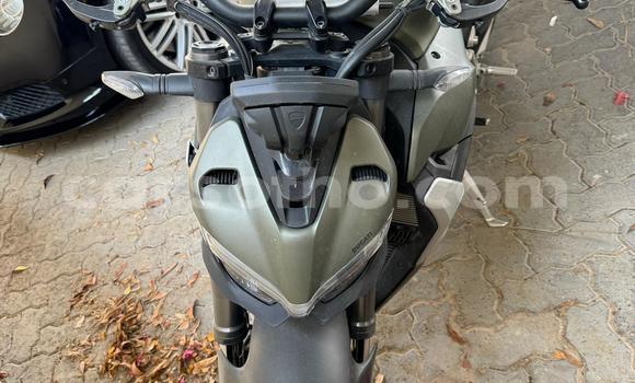 Buy Used Ducati Streetfighter Black Bike in Butha Buthe in Butha-Buthe Buy Used Ducati Streetfighter Black Bike in Butha Buthe in Butha-Buthe