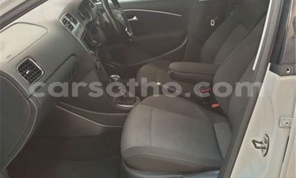 Acheter Occasion Voiture Volkswagen Polo Blanc à Maseru, Maseru Acheter Occasion Voiture Volkswagen Polo Blanc à Maseru, Maseru