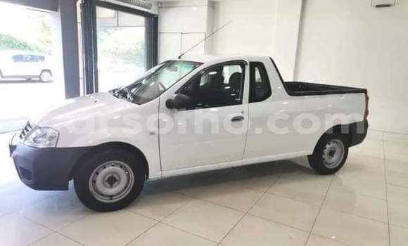 Sayi Na hannu Nissan NP 300 White Mota in Maseru a Maseru Sayi Na hannu Nissan NP 300 White Mota in Maseru a Maseru