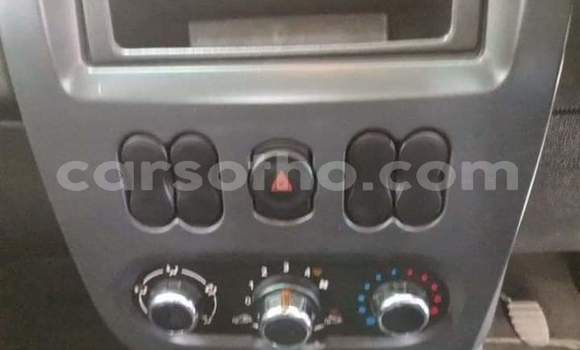 Sayi Na hannu Nissan NP 300 White Mota in Maseru a Maseru Sayi Na hannu Nissan NP 300 White Mota in Maseru a Maseru