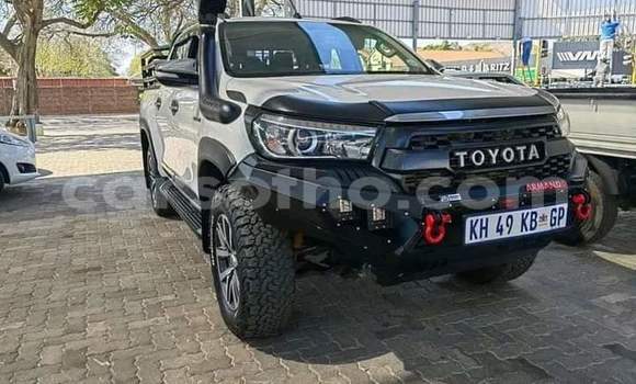 Sayi Na hannu Toyota Hilux White Mota in Maseru a Maseru Sayi Na hannu Toyota Hilux White Mota in Maseru a Maseru