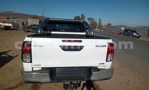 Buy Used Toyota Pickup White Car in Maseru in Maseru Buy Used Toyota Pickup White Car in Maseru in Maseru