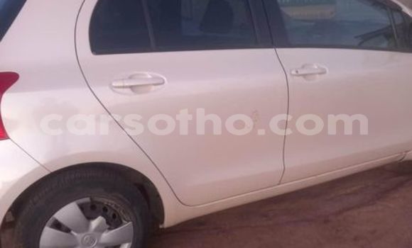 Sayi Na hannu Toyota Vitz White Mota in Maseru a Maseru Sayi Na hannu Toyota Vitz White Mota in Maseru a Maseru