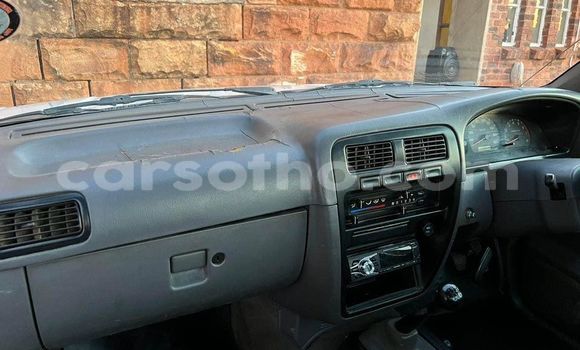 اشتري مستعمل Nissan Hardbody White سيارة في Maseru في Maseru اشتري مستعمل Nissan Hardbody White سيارة في Maseru في Maseru