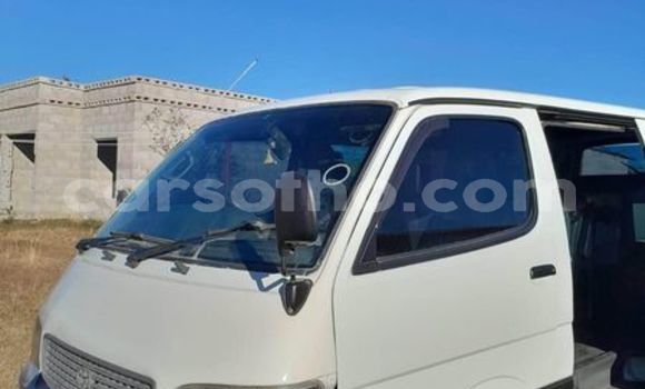 Sayi Na hannu Toyota Hiace White Mota in Maseru a Maseru Sayi Na hannu Toyota Hiace White Mota in Maseru a Maseru