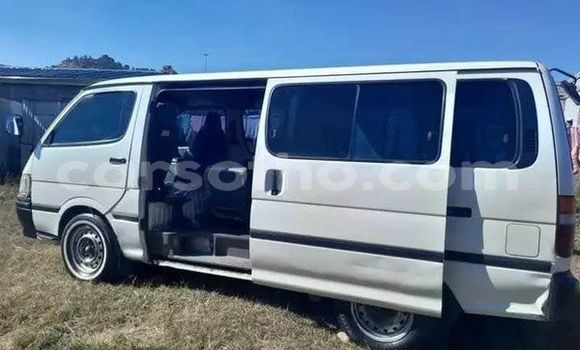 Sayi Na hannu Toyota Hiace White Mota in Maseru a Maseru Sayi Na hannu Toyota Hiace White Mota in Maseru a Maseru