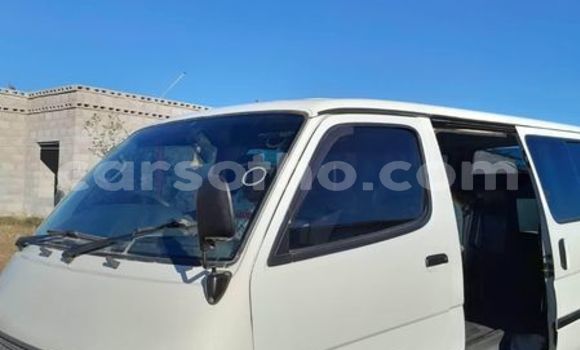 Sayi Na hannu Toyota Hiace White Mota in Maseru a Maseru Sayi Na hannu Toyota Hiace White Mota in Maseru a Maseru