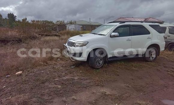 Sayi Na hannu Toyota Fortuner Black Mota in Maseru a Maseru Sayi Na hannu Toyota Fortuner Black Mota in Maseru a Maseru