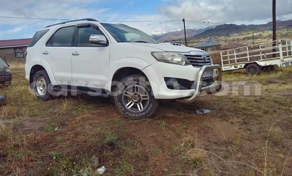 Sayi Na hannu Toyota Fortuner Black Mota in Maseru a Maseru Sayi Na hannu Toyota Fortuner Black Mota in Maseru a Maseru