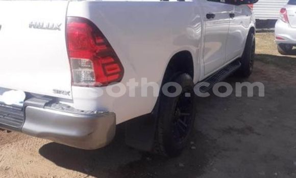 اشتري مستعمل Toyota Hilux White سيارة في Maseru في Maseru اشتري مستعمل Toyota Hilux White سيارة في Maseru في Maseru