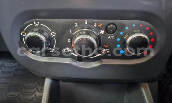 Acheter Occasion Voiture Nissan NV200 Blanc à Maseru, Maseru Acheter Occasion Voiture Nissan NV200 Blanc à Maseru, Maseru