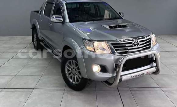 Sayi Na hannu Toyota Hilux Silver Mota in Maseru a Maseru Sayi Na hannu Toyota Hilux Silver Mota in Maseru a Maseru