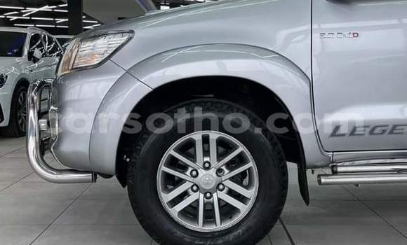 Sayi Na hannu Toyota Hilux Silver Mota in Maseru a Maseru Sayi Na hannu Toyota Hilux Silver Mota in Maseru a Maseru