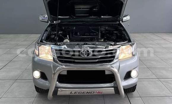 Sayi Na hannu Toyota Hilux Silver Mota in Maseru a Maseru Sayi Na hannu Toyota Hilux Silver Mota in Maseru a Maseru