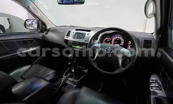 Sayi Na hannu Toyota Hilux Silver Mota in Maseru a Maseru Sayi Na hannu Toyota Hilux Silver Mota in Maseru a Maseru