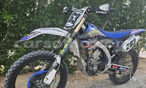 Sayi Na hannu Yamaha YZ450F Blue Motsi in Butha Buthe a Butha-Buthe