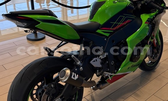 اشتري مستعمل Kawasaki Ninja ZX-10R Green دراجة نارية في Maseru في Maseru
