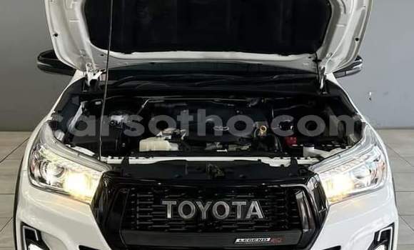 Sayi Na hannu Toyota Hilux White Mota in Maseru a Maseru Sayi Na hannu Toyota Hilux White Mota in Maseru a Maseru
