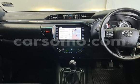 Sayi Na hannu Toyota Hilux White Mota in Maseru a Maseru Sayi Na hannu Toyota Hilux White Mota in Maseru a Maseru