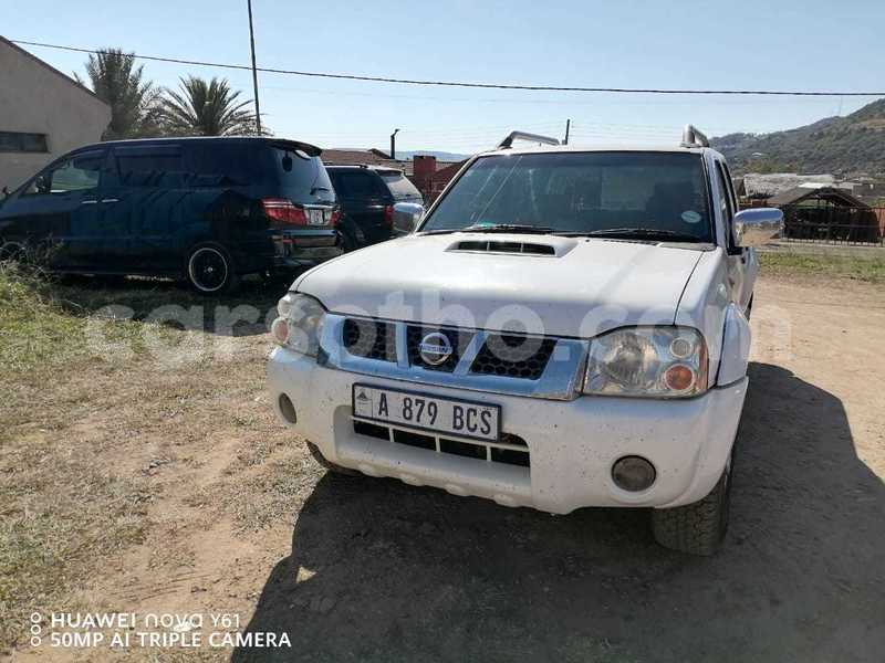 Big with watermark nissan np 300 leribe hlotse 28305