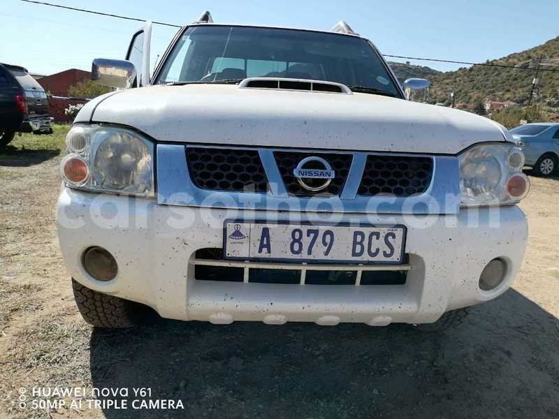 Big with watermark nissan np 300 leribe hlotse 28305