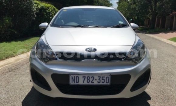 Acheter Occasion Voiture Kia Rio Gris à Import - Dubai, Maseru Acheter Occasion Voiture Kia Rio Gris à Import - Dubai, Maseru