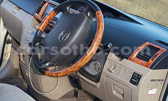 Acheter Occasion Voiture Toyota Voxy Blanc à Import - Dubai, Maseru Acheter Occasion Voiture Toyota Voxy Blanc à Import - Dubai, Maseru